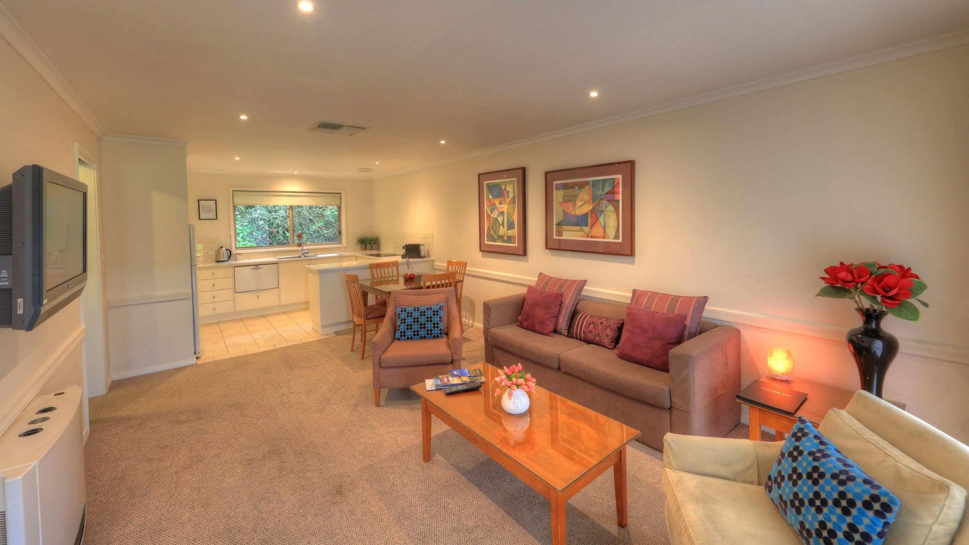 Chestnut Tree Holiday Units Bright Exteriér fotografie